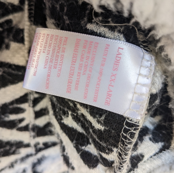 Sherpa Pullover - Picture 4 of 5